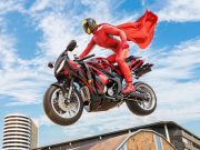თამაში ნამდვილი მოტოციკლეტის სუპერ გმირი stunt 3D ონლაინ